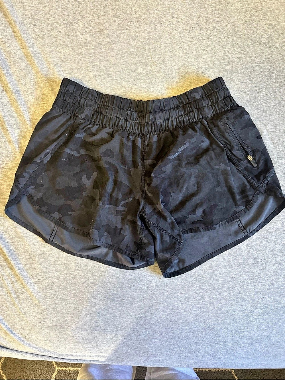 Lululemon Tracker Low-Rise Lined Short 4"